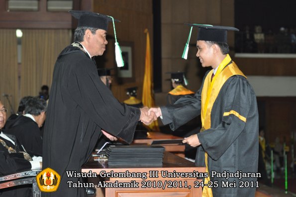 wisuda-faperta-oleh-dekan-032-copy