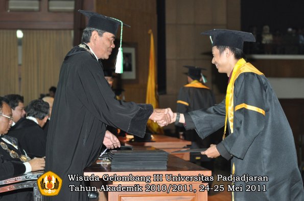 wisuda-faperta-oleh-dekan-034-copy