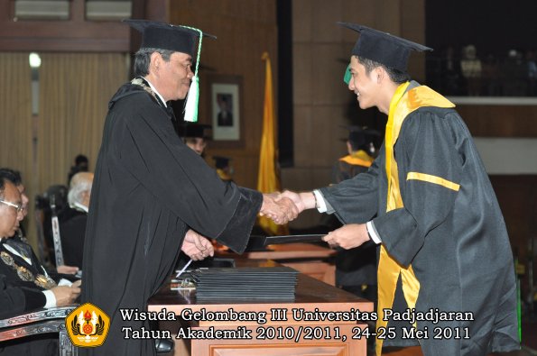 wisuda-faperta-oleh-dekan-035-copy