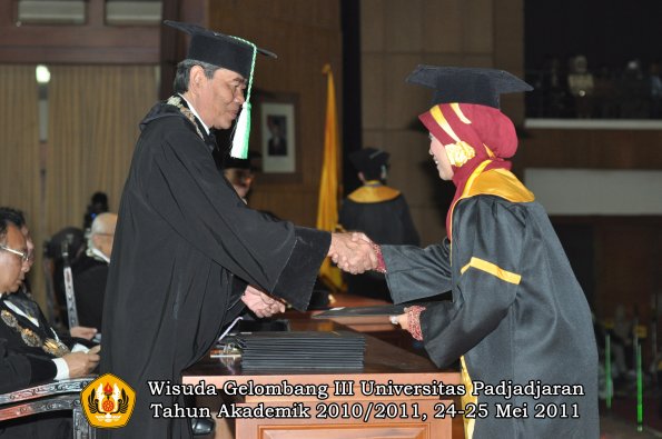 wisuda-faperta-oleh-dekan-036-copy