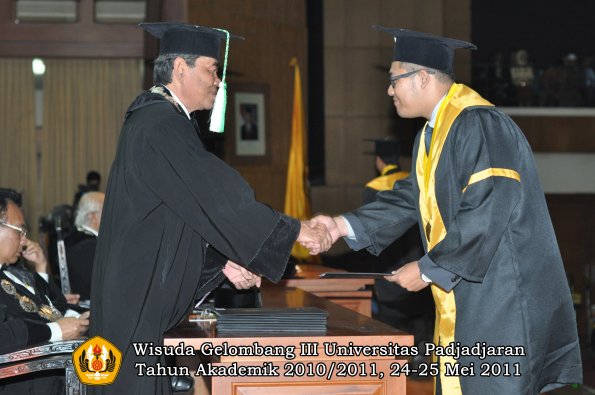 wisuda-faperta-oleh-dekan-042-copy