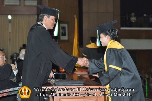 wisuda-faperta-oleh-dekan-045-copy