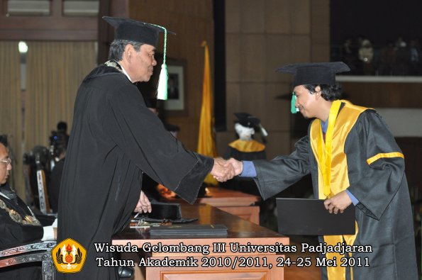 wisuda-faperta-oleh-dekan-048-copy