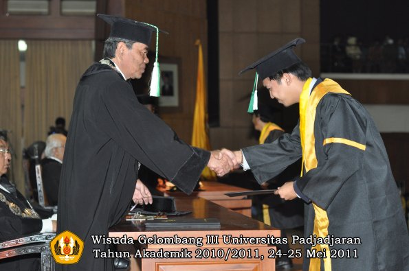 wisuda-faperta-oleh-dekan-049-copy