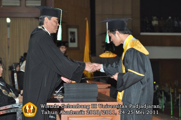 wisuda-faperta-oleh-dekan-061-copy