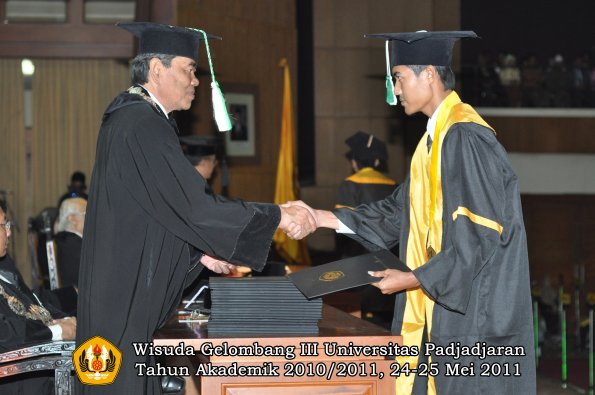 wisuda-faperta-oleh-dekan-063-copy