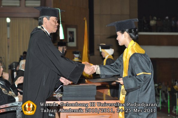 wisuda-faperta-oleh-dekan-068-copy