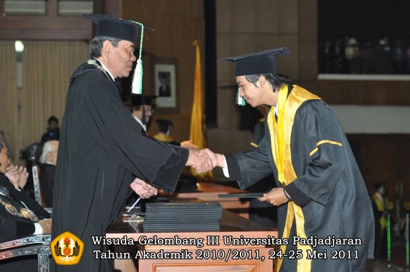 wisuda-faperta-oleh-dekan-075-copy