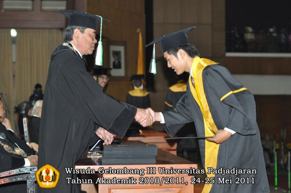 wisuda-faperta-oleh-dekan-076-copy