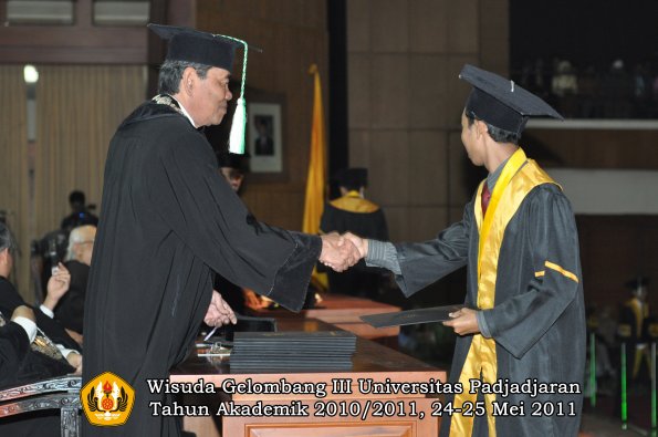 wisuda-faperta-oleh-dekan-079-copy