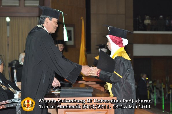 wisuda-faperta-oleh-dekan-081-copy