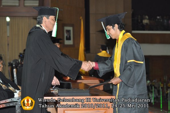 wisuda-faperta-oleh-dekan-087-copy