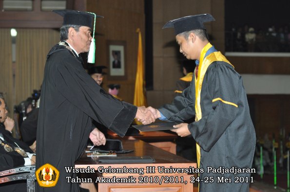 wisuda-faperta-oleh-dekan-094-copy