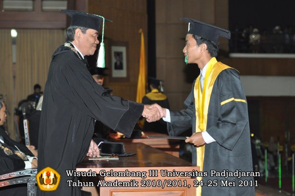 wisuda-faperta-oleh-dekan-097-copy