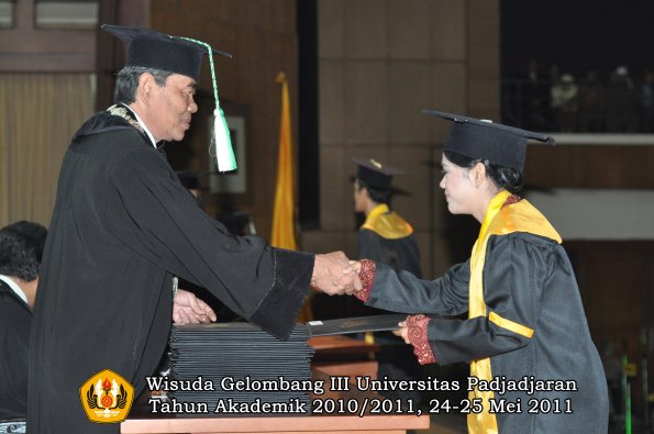 wisuda-faperta-oleh-dekan-107-copy