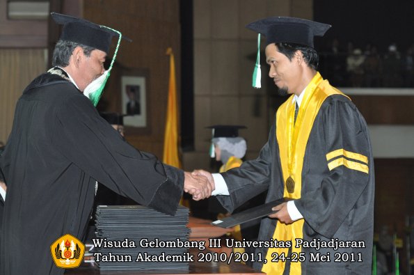 wisuda-faperta-oleh-dekan-108-copy