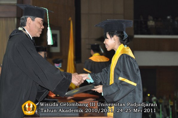 wisuda-faperta-oleh-dekan-112-copy