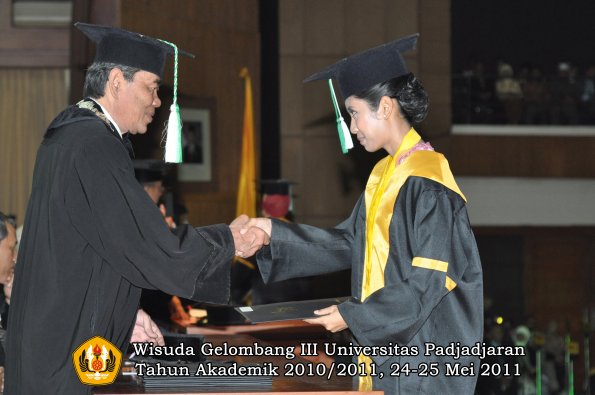 wisuda-faperta-oleh-dekan-120-copy