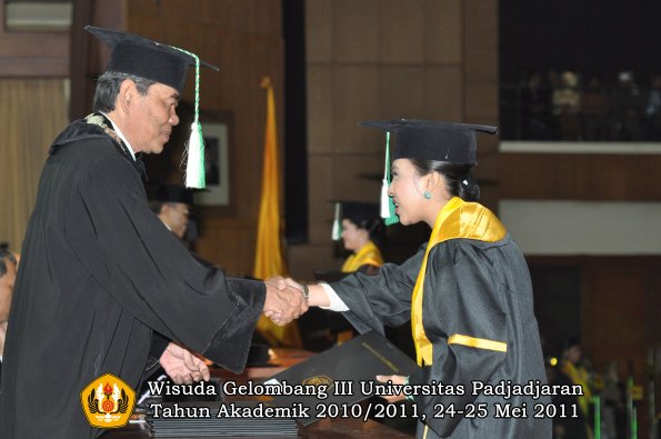 wisuda-faperta-oleh-dekan-124-copy