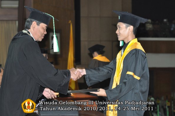 wisuda-faperta-oleh-dekan-127-copy