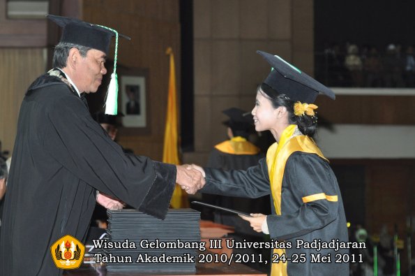 wisuda-faperta-oleh-dekan-128-copy