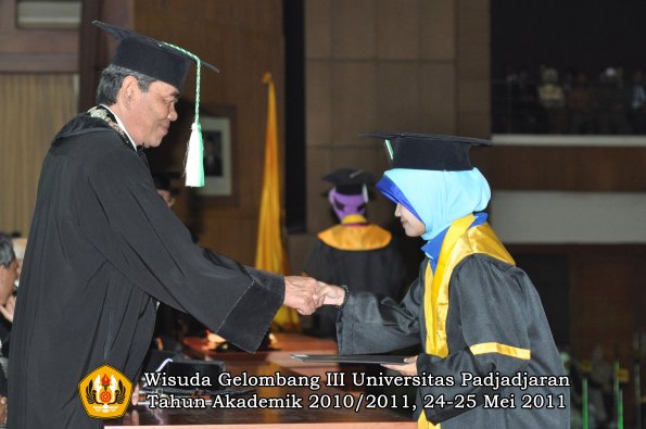 wisuda-faperta-oleh-dekan-130-copy