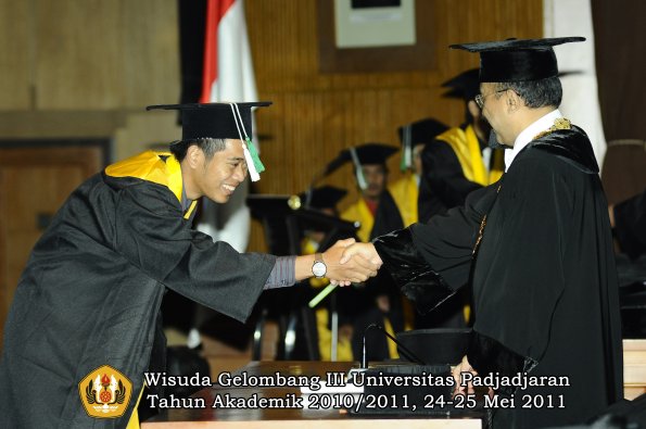 wisuda-faperta-oleh-rektor-024-copy