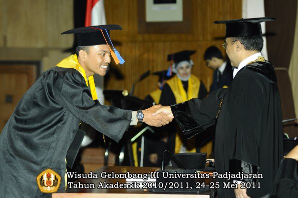 wisuda-ftg-oleh-rektor-015-copy