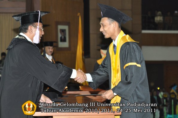 wisuda-fkg-oleh-dekan-014-copy