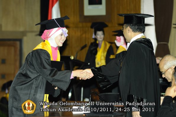 wisuda-fkg-oleh-rektor-006-copy