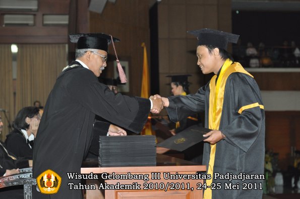 wisuda-fapet-oleh-dekan-006-copy