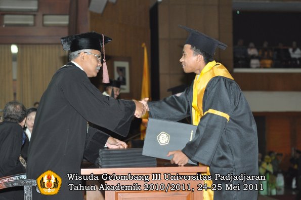 wisuda-fapet-oleh-dekan-022-copy