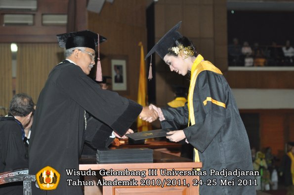 wisuda-fapet-oleh-dekan-024-copy