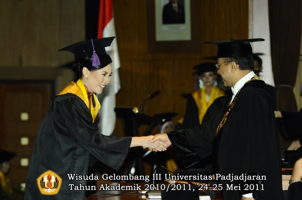 wisuda-fpsikologi-oleh-rektor-21-copy