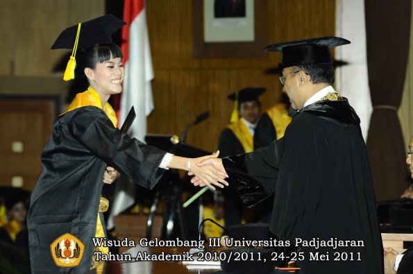 wisuda-fikom-oleh-rektor-151-copy