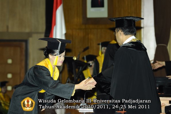 wisuda-fikom-oleh-rektor-212-copy