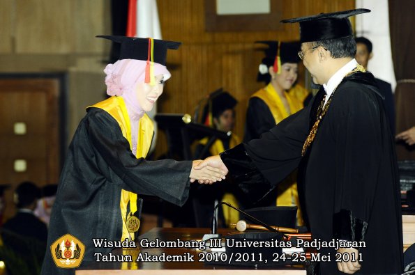 wisuda-fmipa-oleh-rektor-014-copy