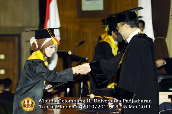 wisuda-fmipa-oleh-rektor-025-copy