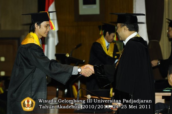 wisuda-fmipa-oleh-rektor-038-copy