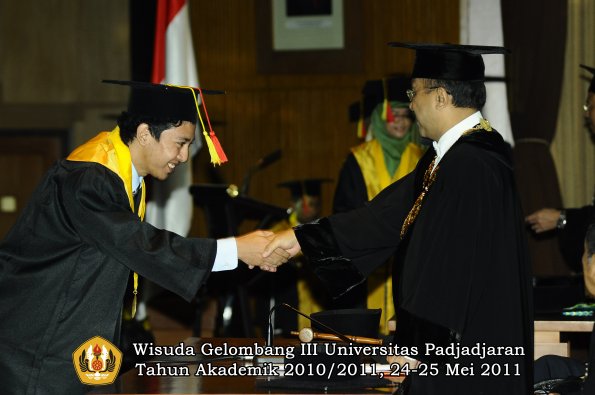 wisuda-fmipa-oleh-rektor-039-copy