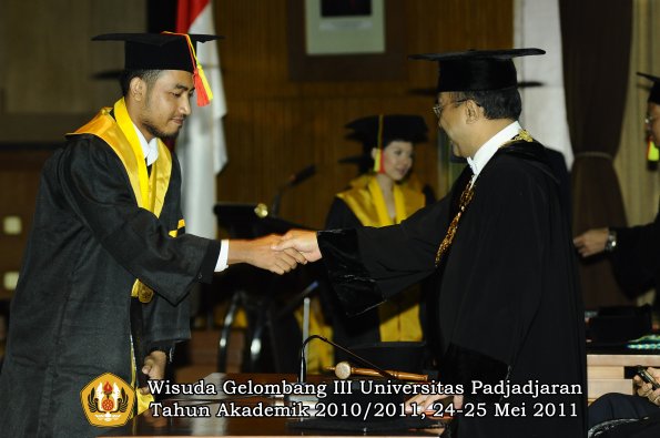 wisuda-fmipa-oleh-rektor-043-copy