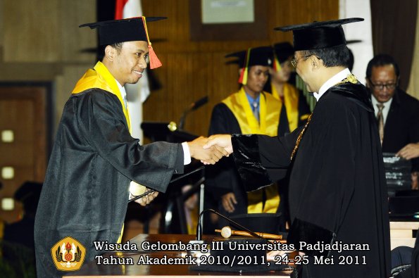 wisuda-fmipa-oleh-rektor-048-copy