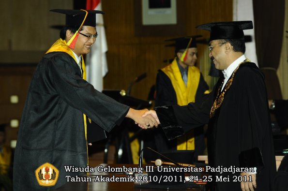 wisuda-fmipa-oleh-rektor-065-copy