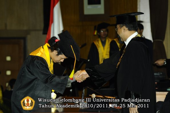 wisuda-fmipa-oleh-rektor-067-copy