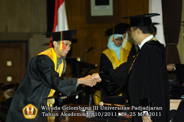 wisuda-fmipa-oleh-rektor-070-copy