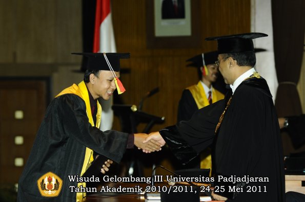 wisuda-fmipa-oleh-rektor-095-copy