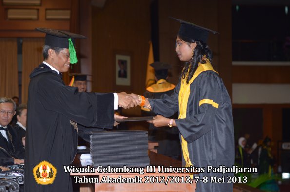 wisuda-unpad-gel-iii-ta-2012_2013-fakultas-kedokteran-oleh-dekan-212