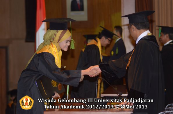 wisuda-unpad-gel-iii-ta-2012_2013-fakultas-kedokteran-oleh-rektor-101