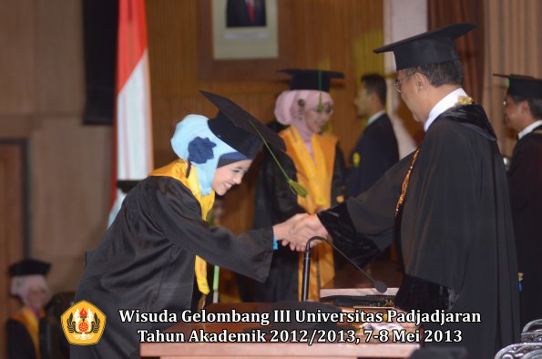 wisuda-unpad-gel-iii-ta-2012_2013-fakultas-kedokteran-oleh-rektor-120