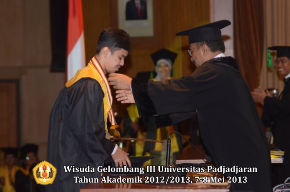 wisuda-unpad-gel-iii-ta-2012_2013-fakultas-kedokteran-oleh-rektor-165